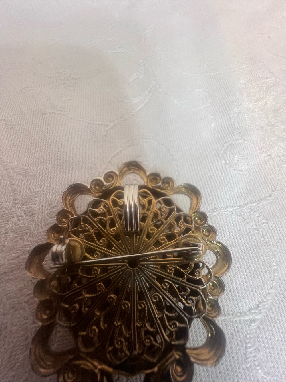 Vintage Brooch/Necklace Rhinestones & Black Center Stone Filigree Gold Tone 2โ ๐ - Picture 7 of 7